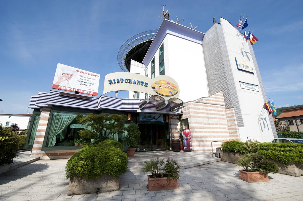 Castagna Palace Hotel & Restaurant مونتيكيو ماجوري المظهر الخارجي الصورة