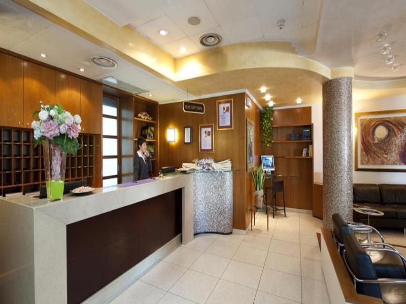 Castagna Palace Hotel & Restaurant مونتيكيو ماجوري المظهر الخارجي الصورة